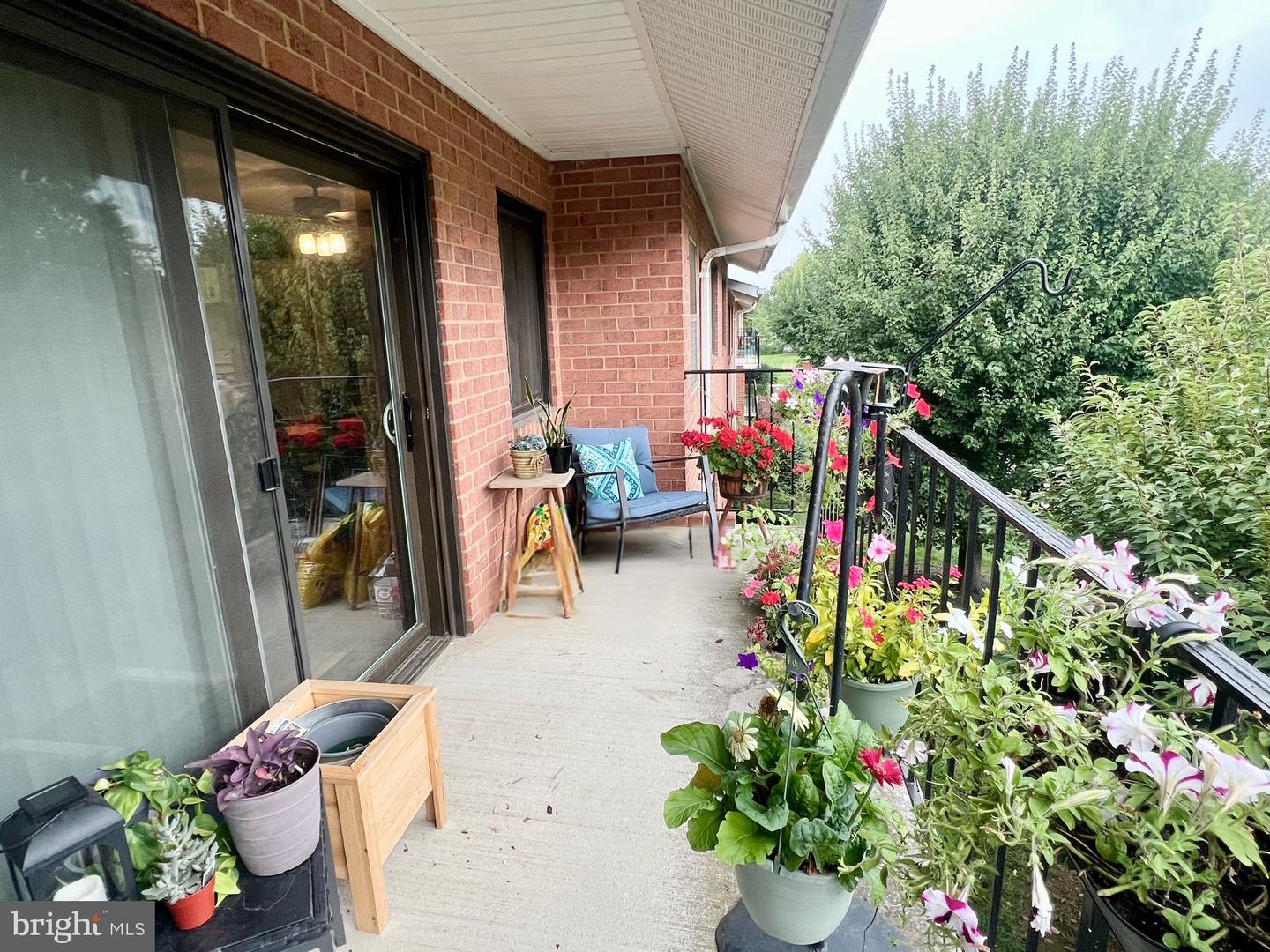 1631 Edgewood Pl #204 Property Photo 3
