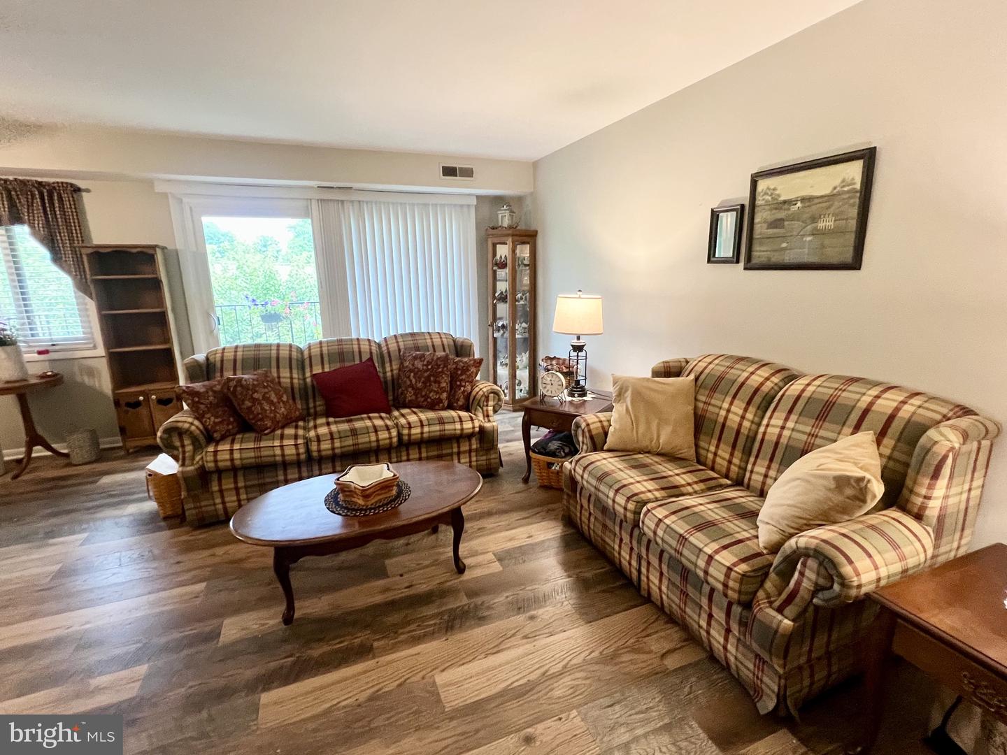 1631 Edgewood Pl #204 Property Photo 8