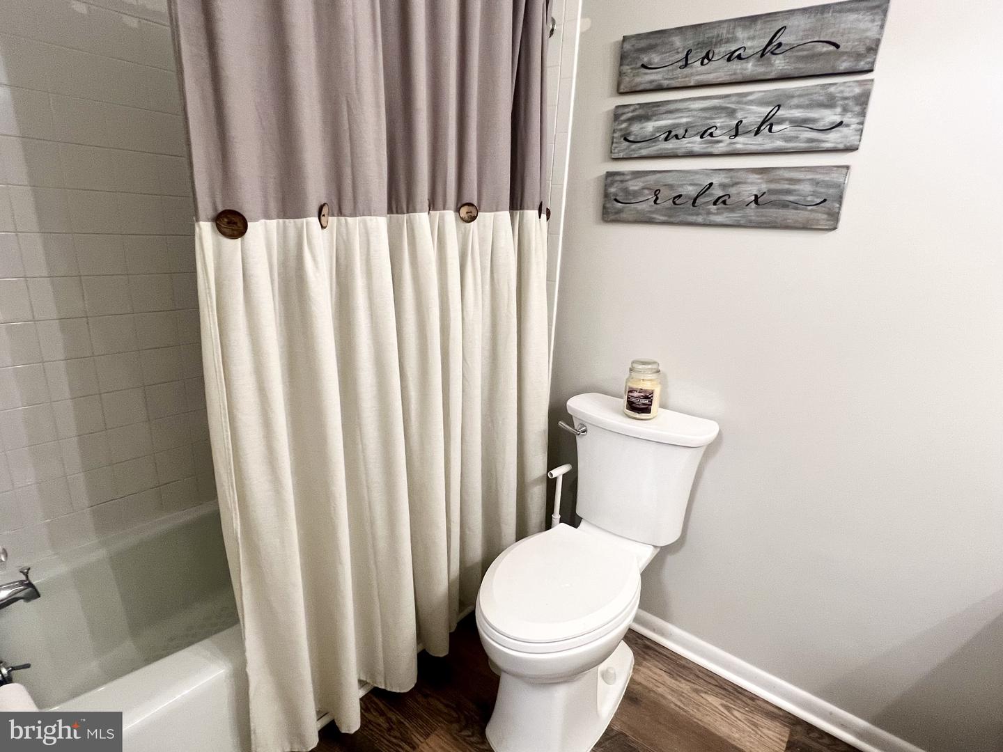 1631 Edgewood Pl #204 Property Photo 28
