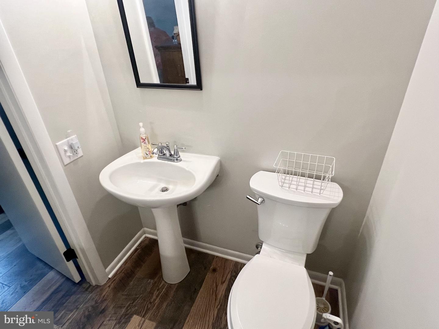 1631 Edgewood Pl #204 Property Photo 31
