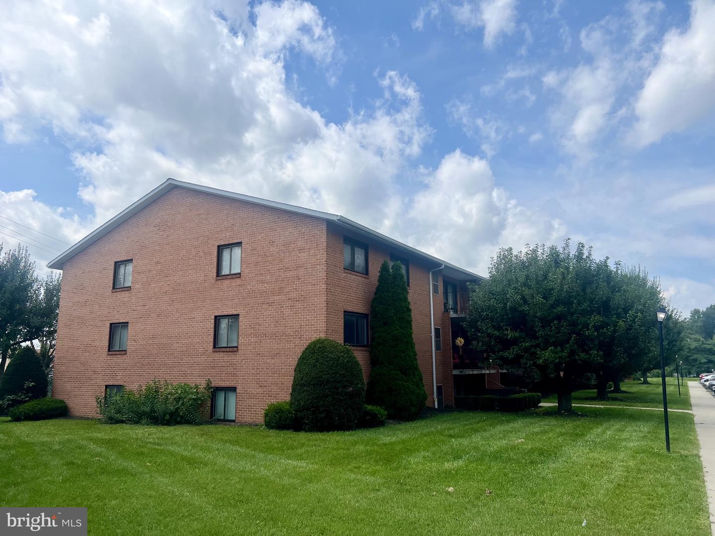 1631 Edgewood Pl #204 Property Photo 50