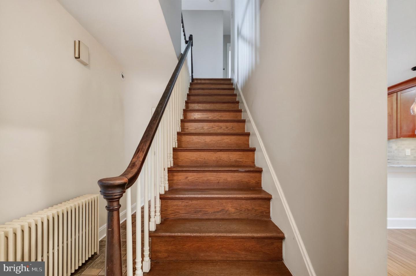 1045 Woodland Way Property Photo 10