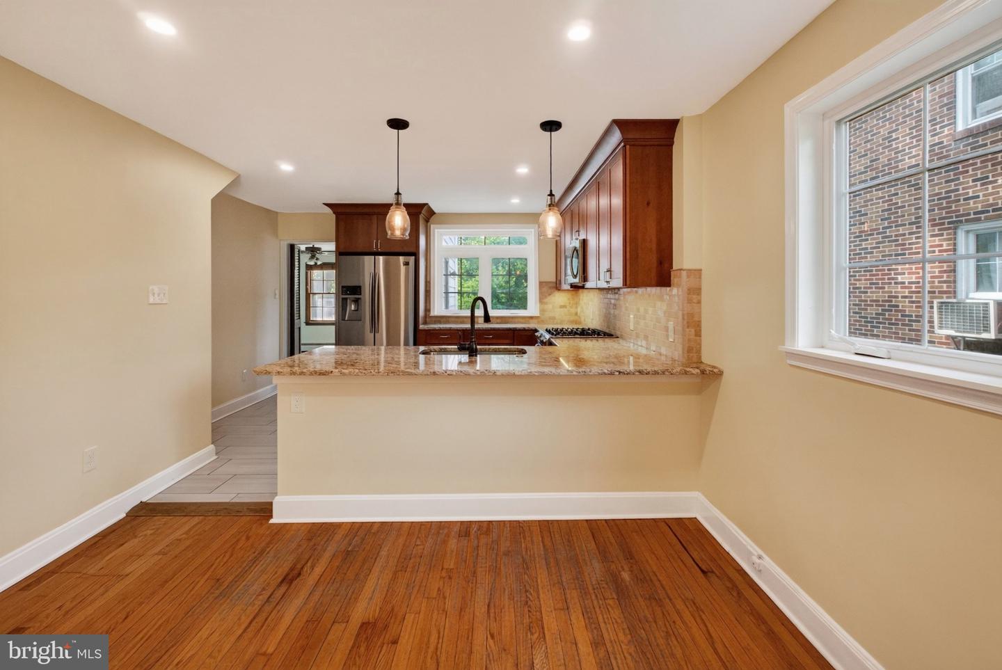 1045 Woodland Way Property Photo 14