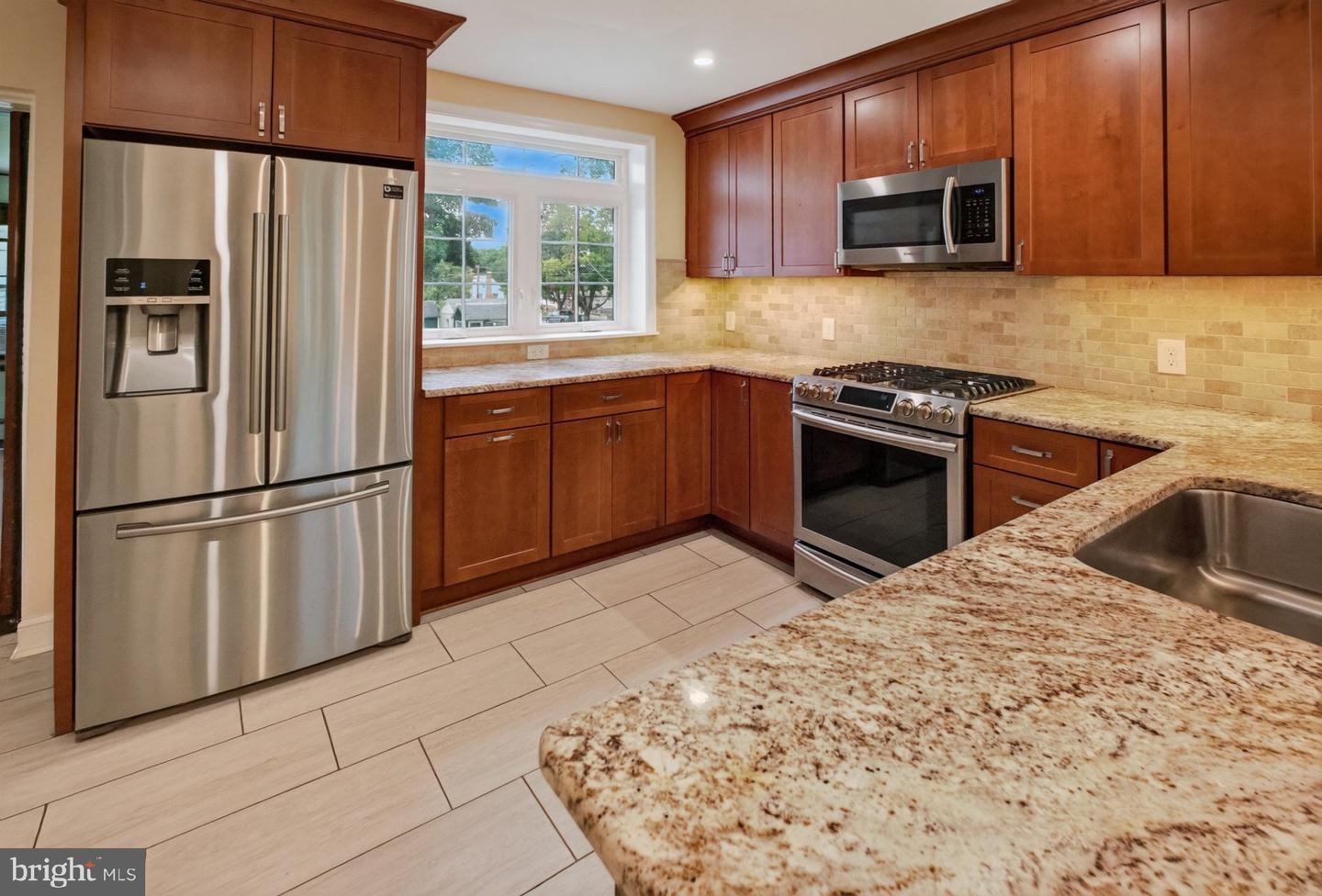 1045 Woodland Way Property Photo 15