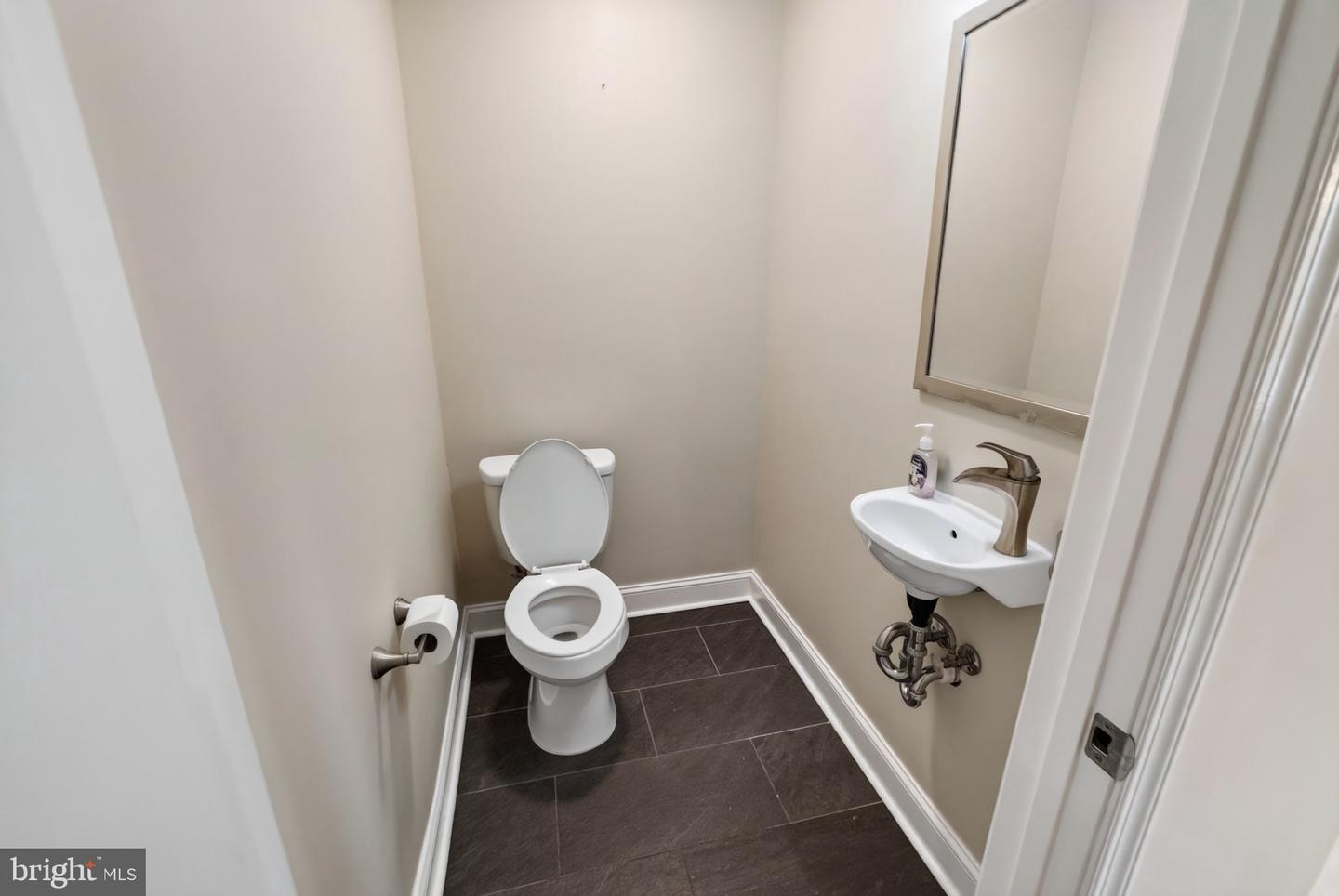 1045 Woodland Way Property Photo 17