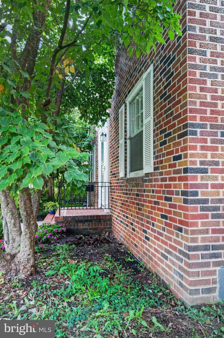 1045 Woodland Way Property Photo 31