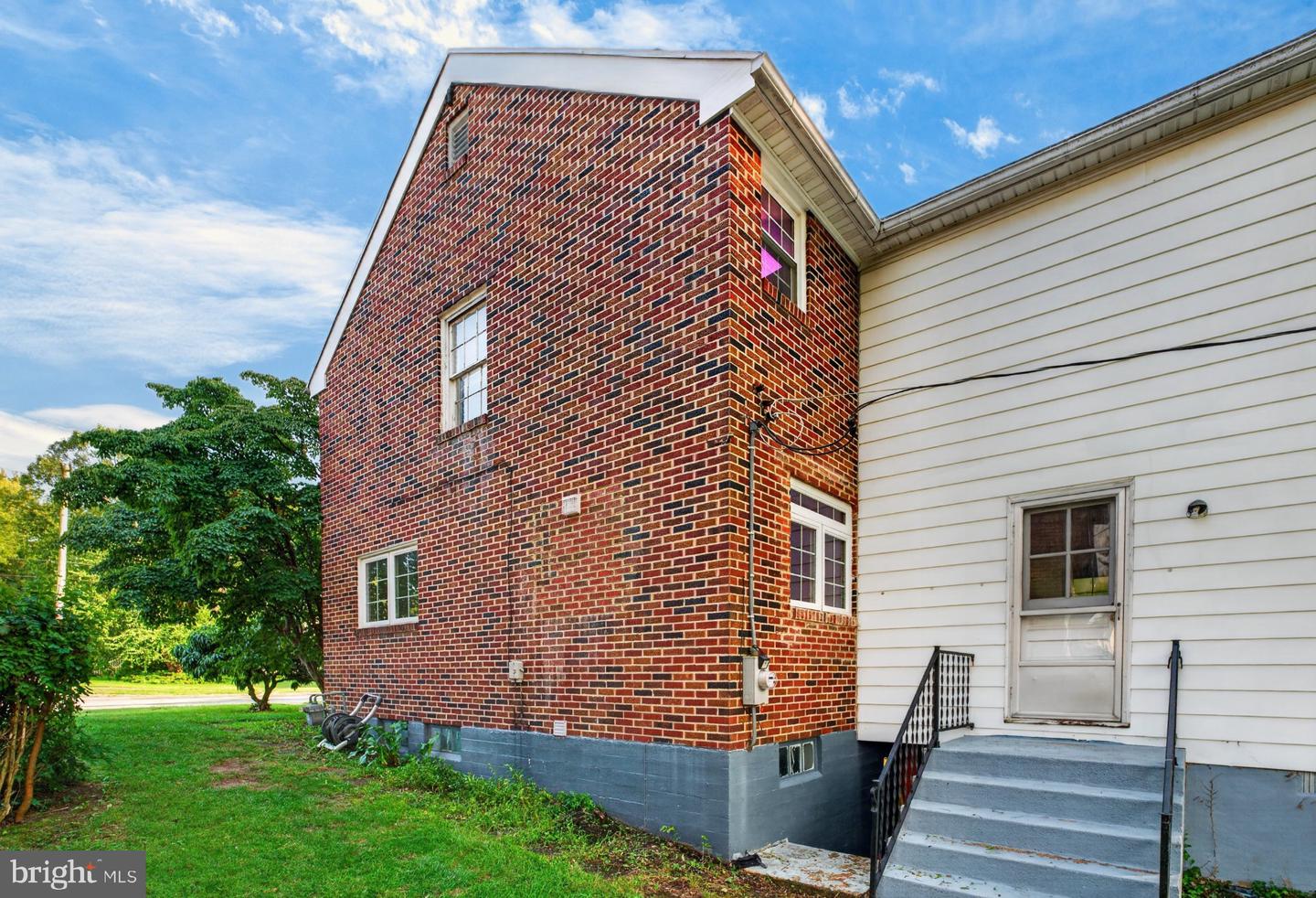 1045 Woodland Way Property Photo 32