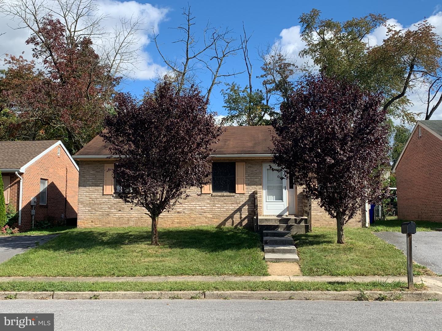 356 YORKSHIRE DR Property Photo 1