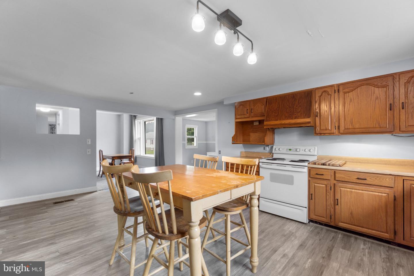 25324 Highfield Rd Property Photo 6