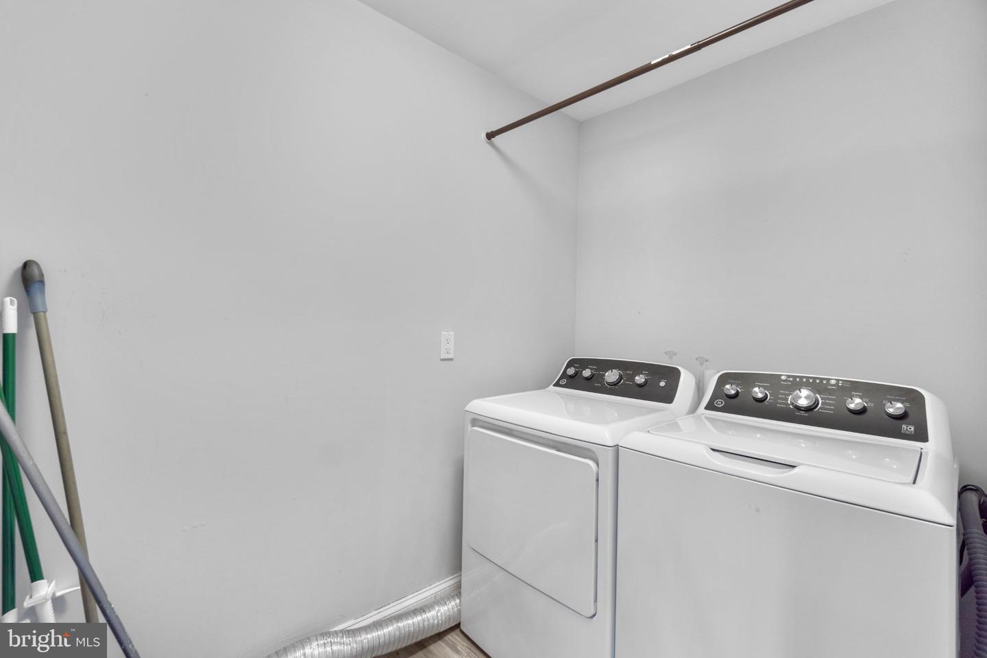 25324 Highfield Rd Property Photo 9