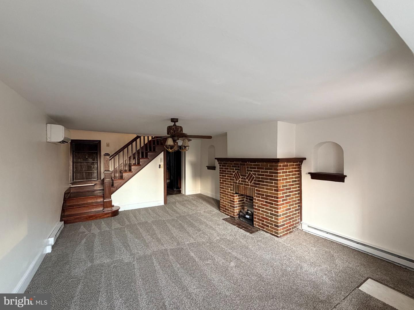 19 S Main Property Photo 6