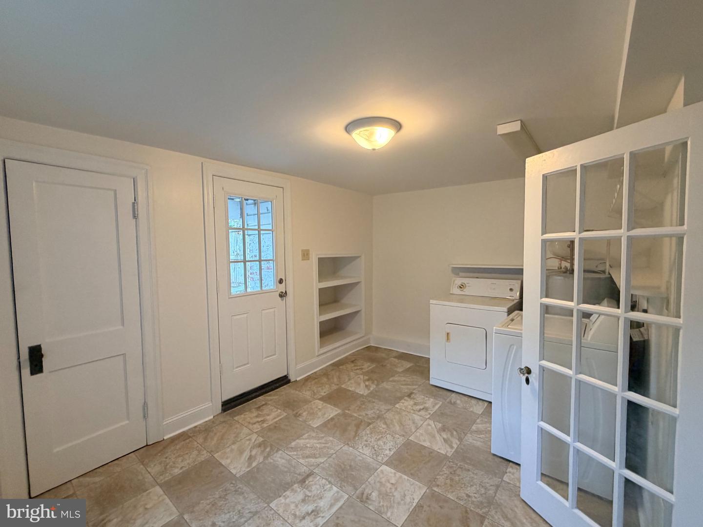 19 S Main Property Photo 16