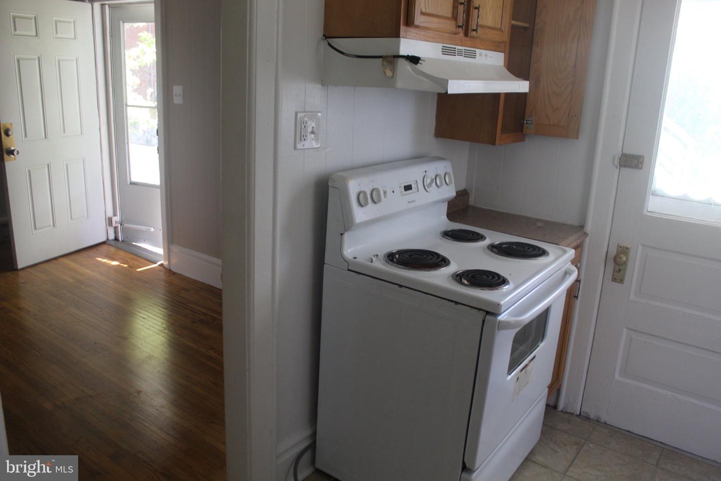 3 W North Ave Property Photo 5