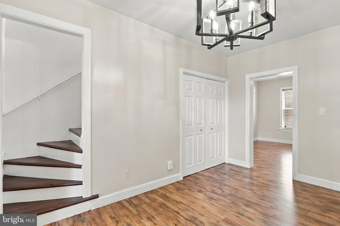 103 Elizabeth St Property Photo 8