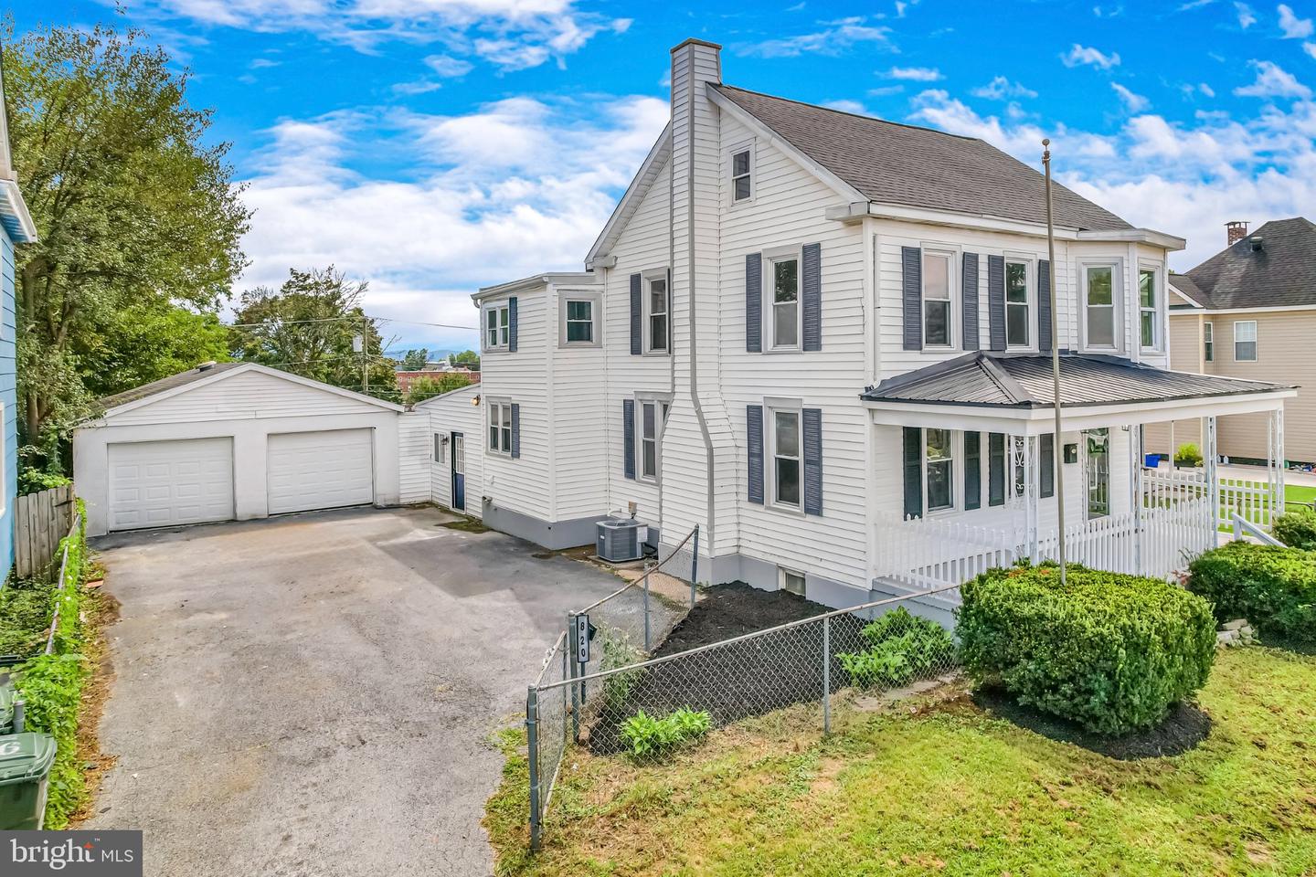 820 Guilford Property Photo 3