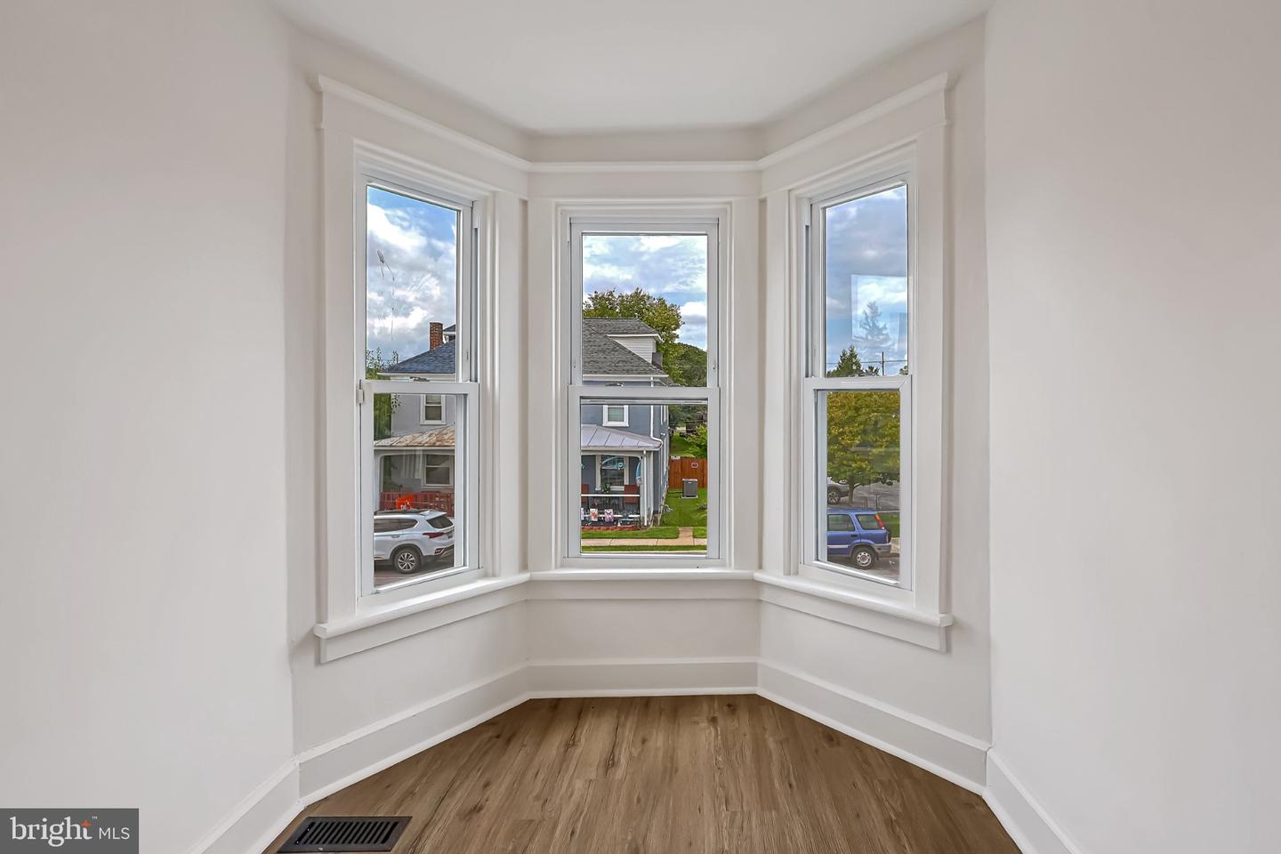 820 Guilford Property Photo 32