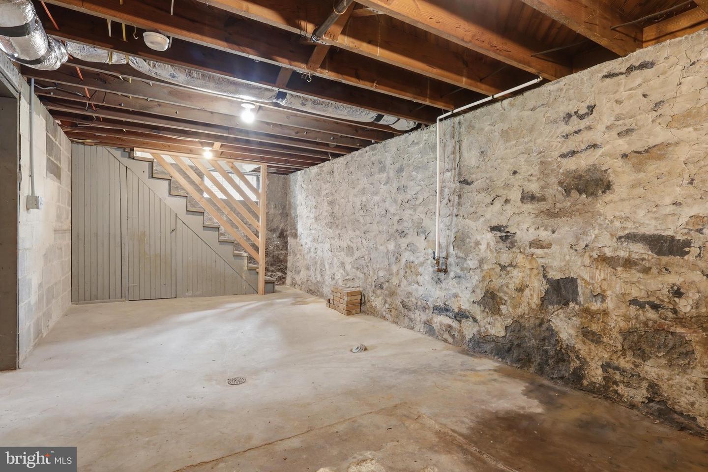 224 E Irvin Ave Property Photo 34