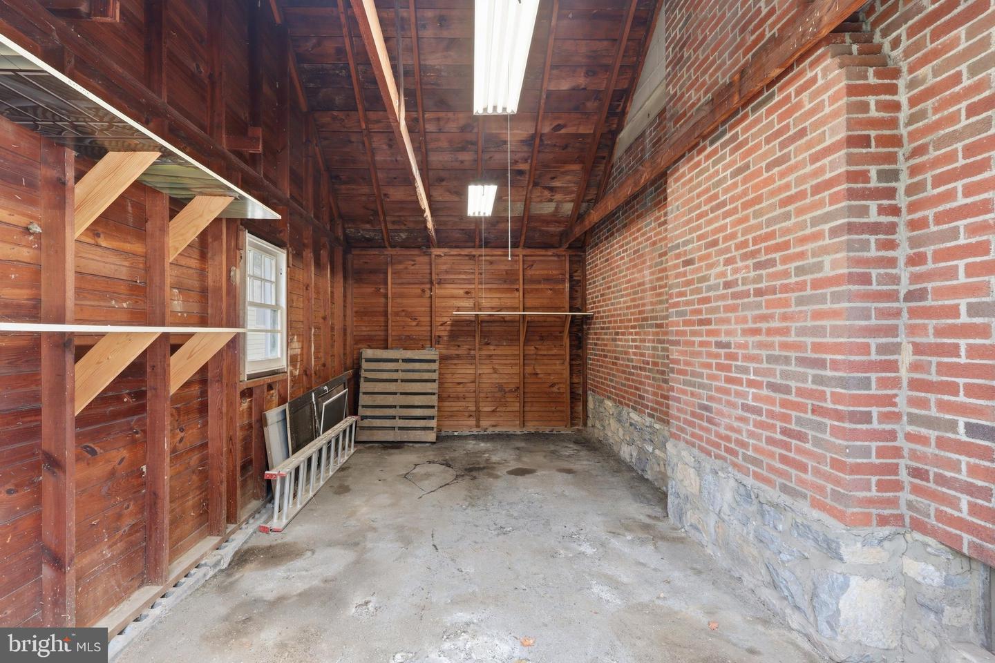224 E Irvin Ave Property Photo 37