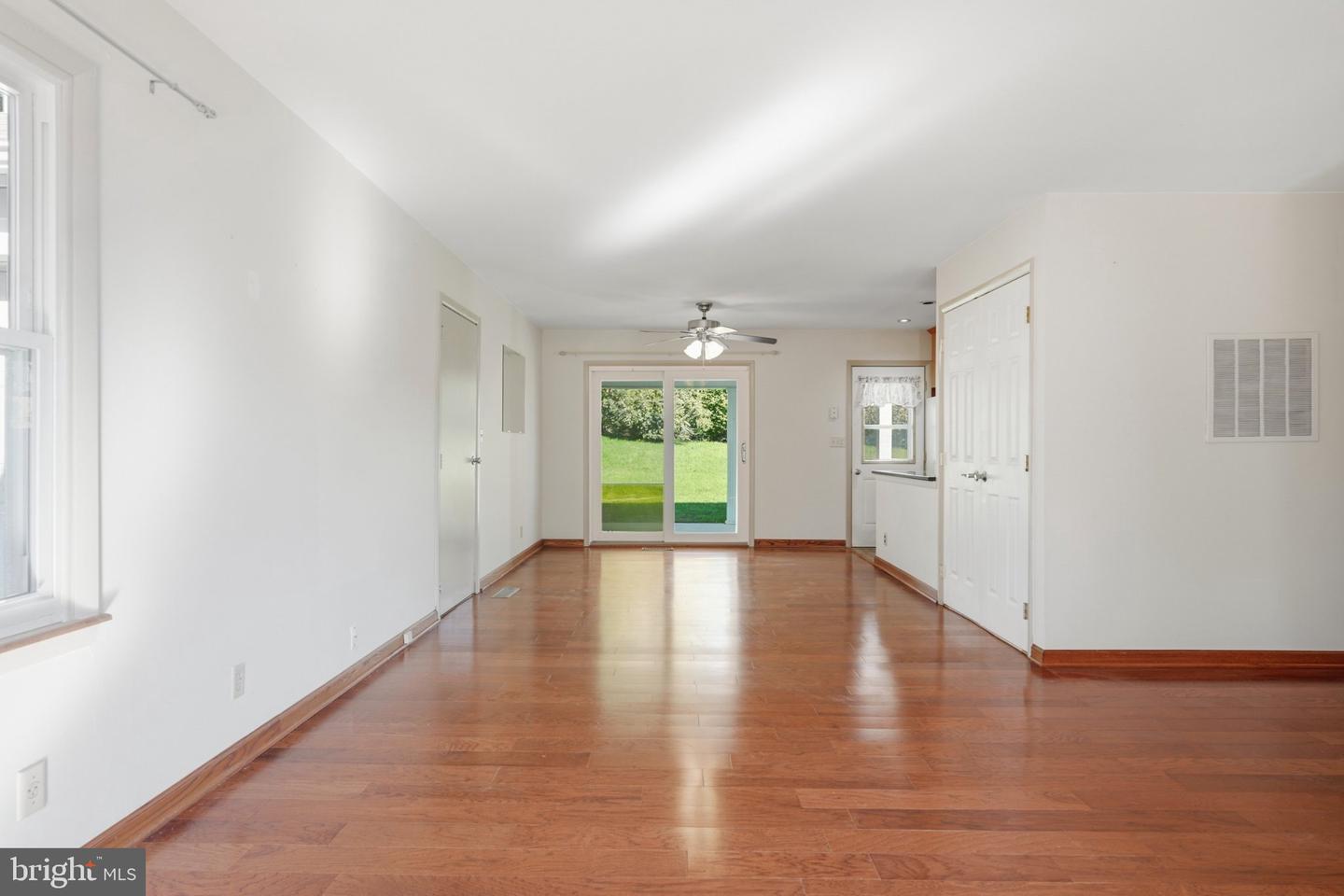 1045 Carroll Blvd Property Photo 6