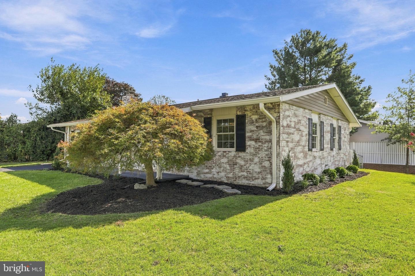 1020 Bramly Dr Property Photo 3