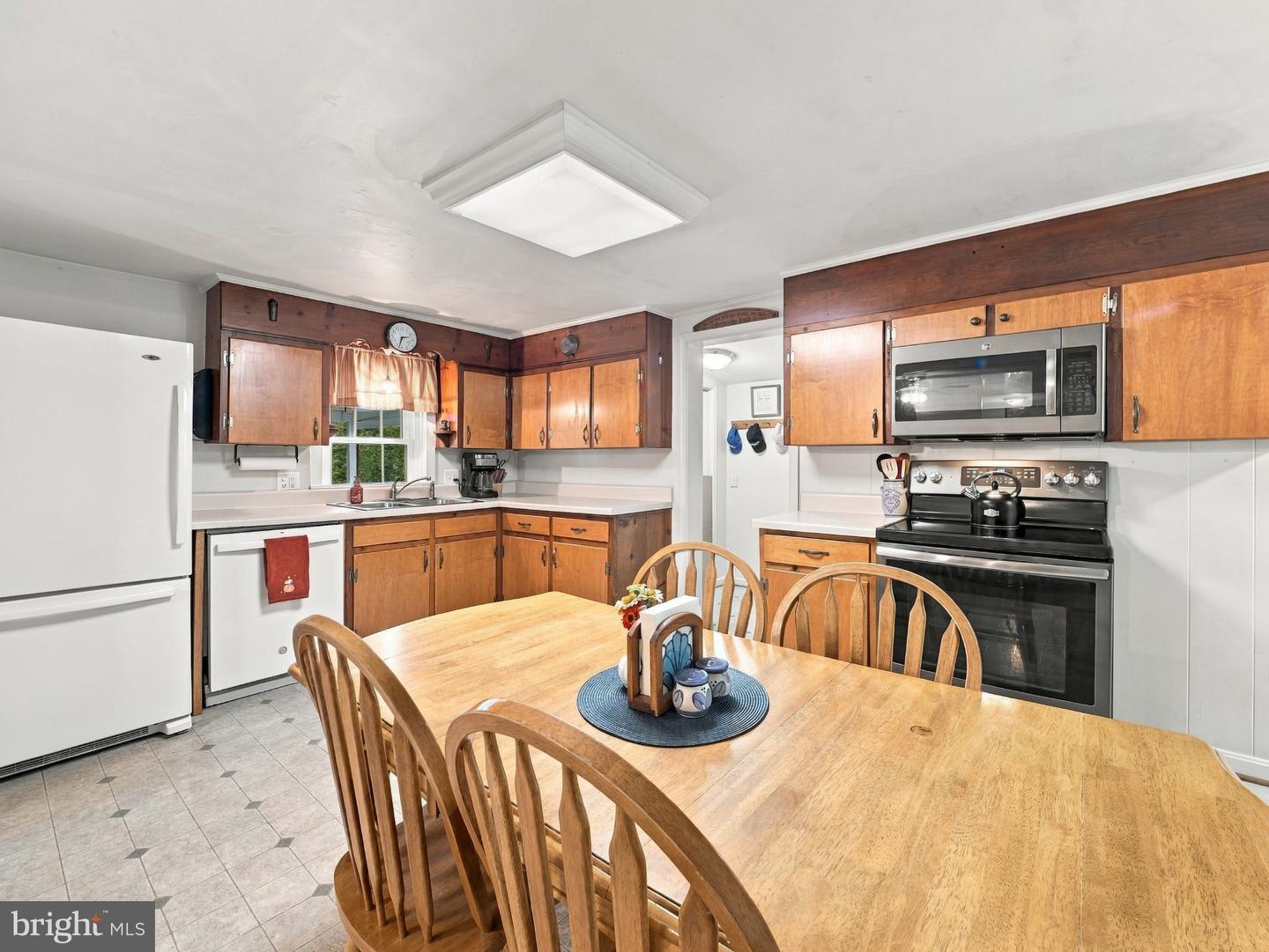 15848 Lockwood Rd Property Photo 8
