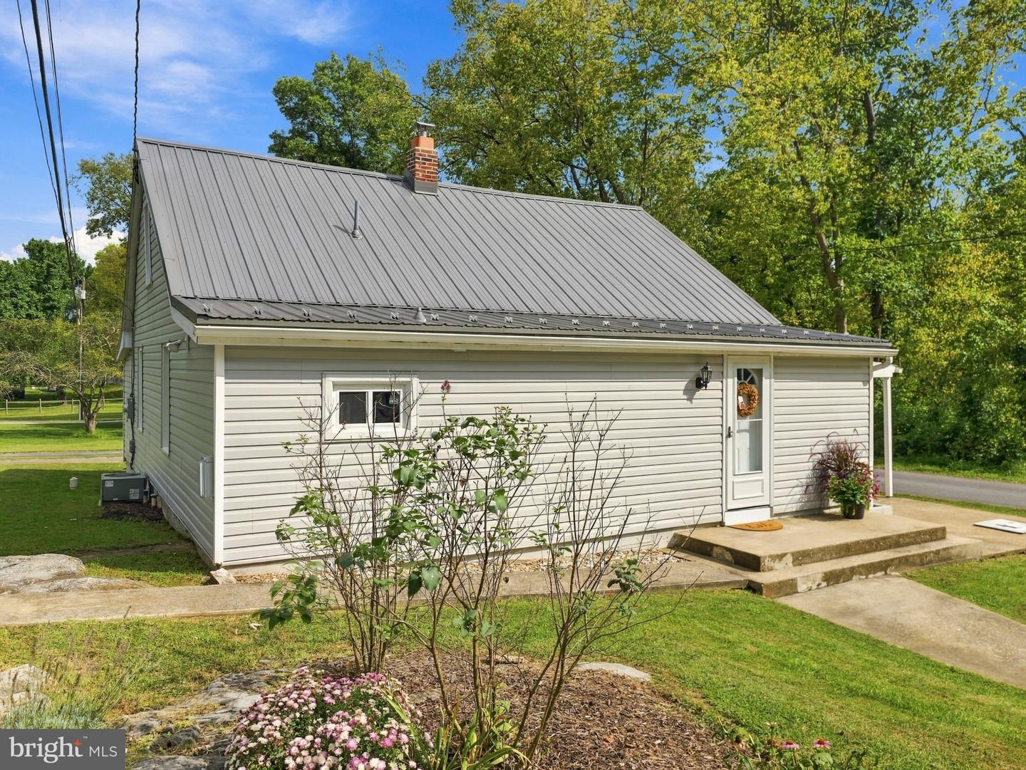 15848 Lockwood Rd Property Photo 31