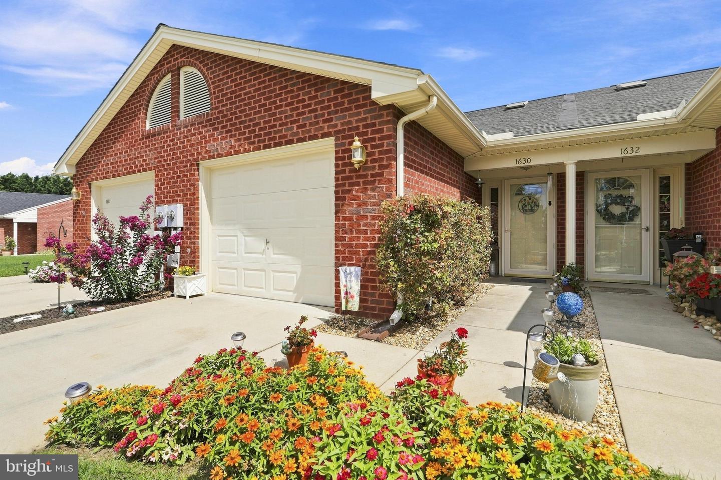 1630 Langley Dr Property Photo 2