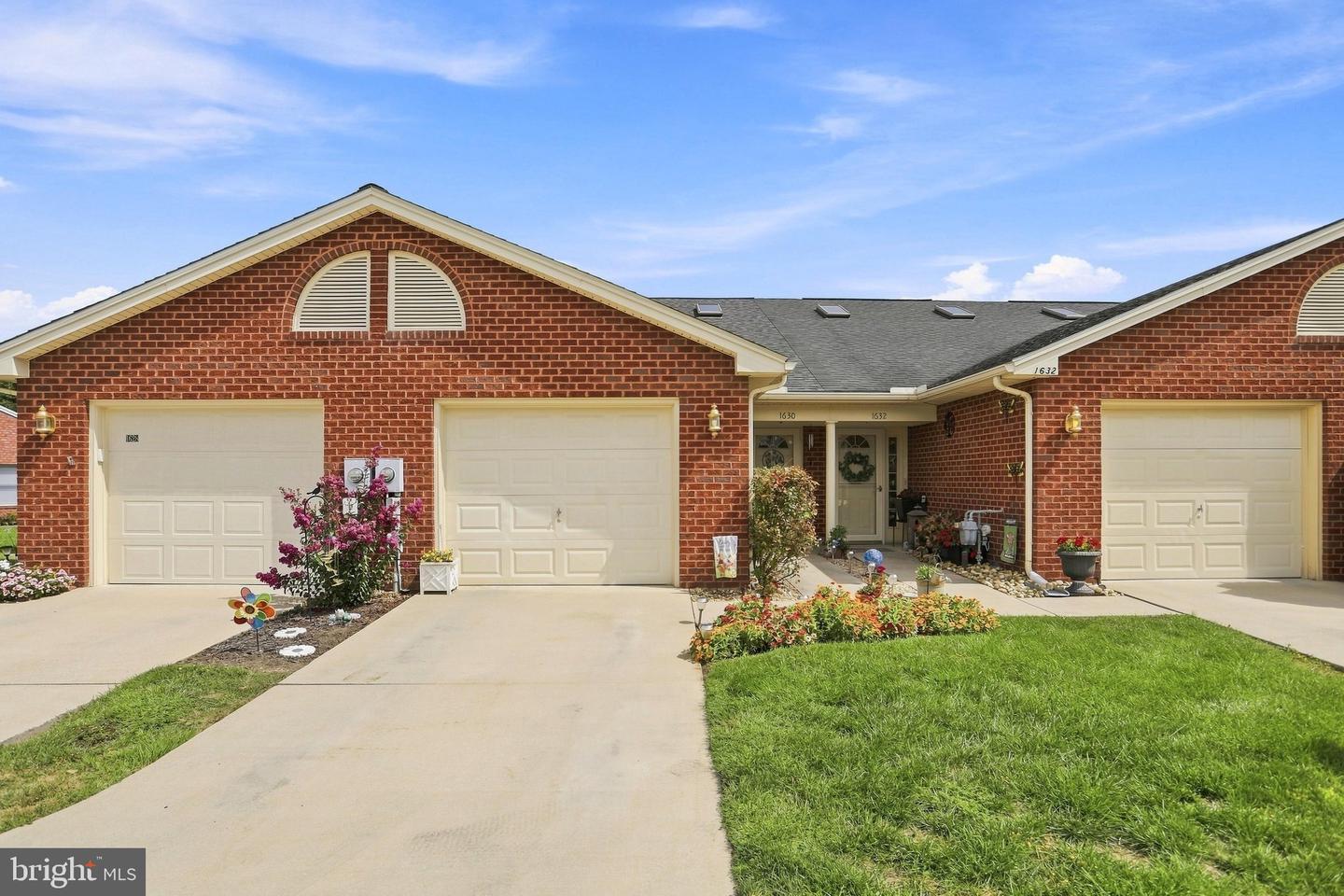1630 Langley Dr Property Photo 3