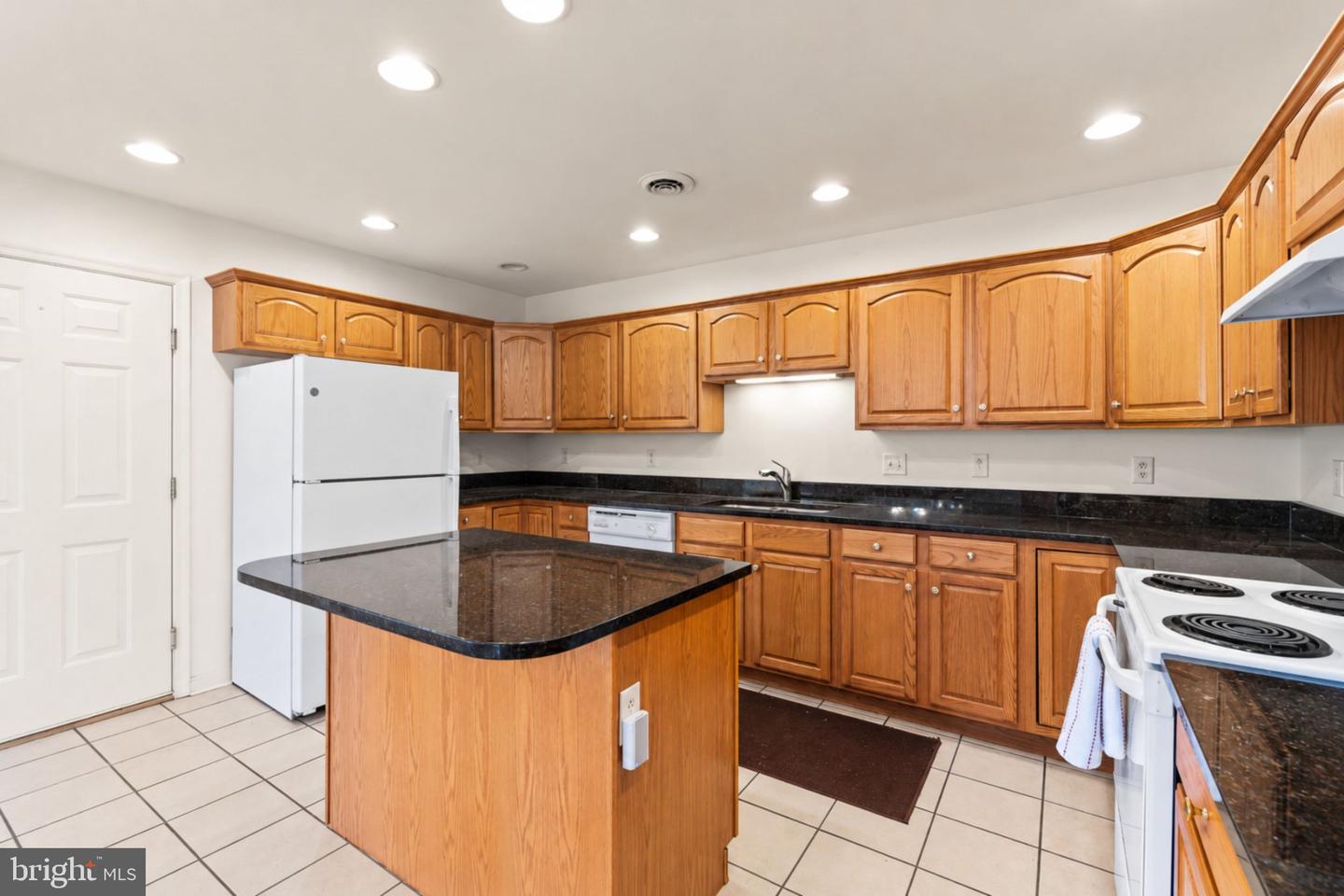 14054 Sweet Vale Dr Property Photo 9