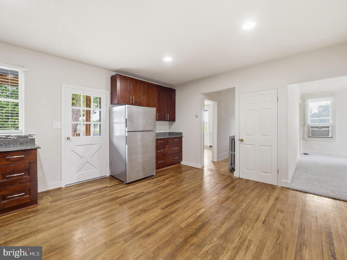 1041 Spruce St Property Photo 5