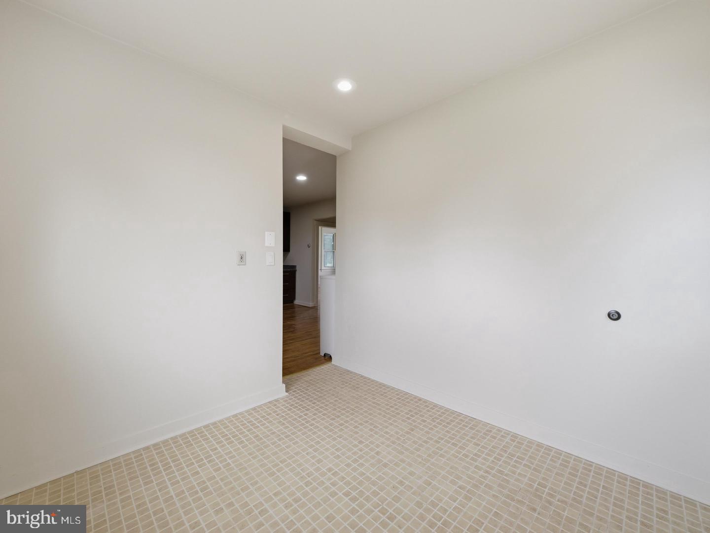 1041 Spruce St Property Photo 9