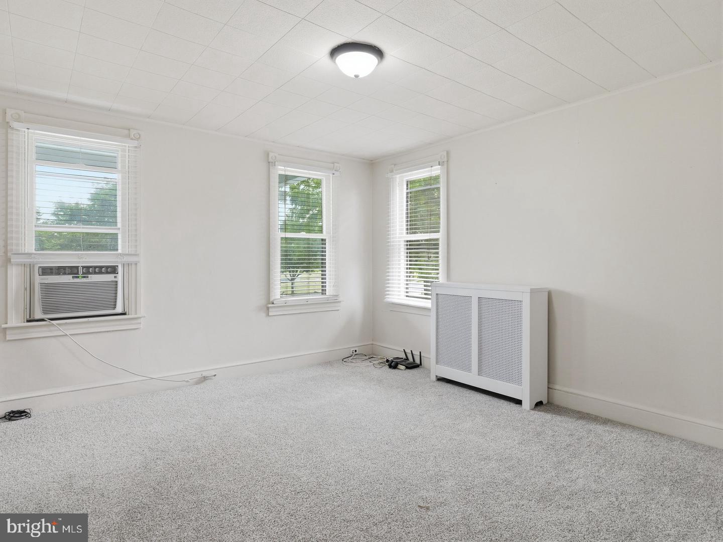 1041 Spruce St Property Photo 10