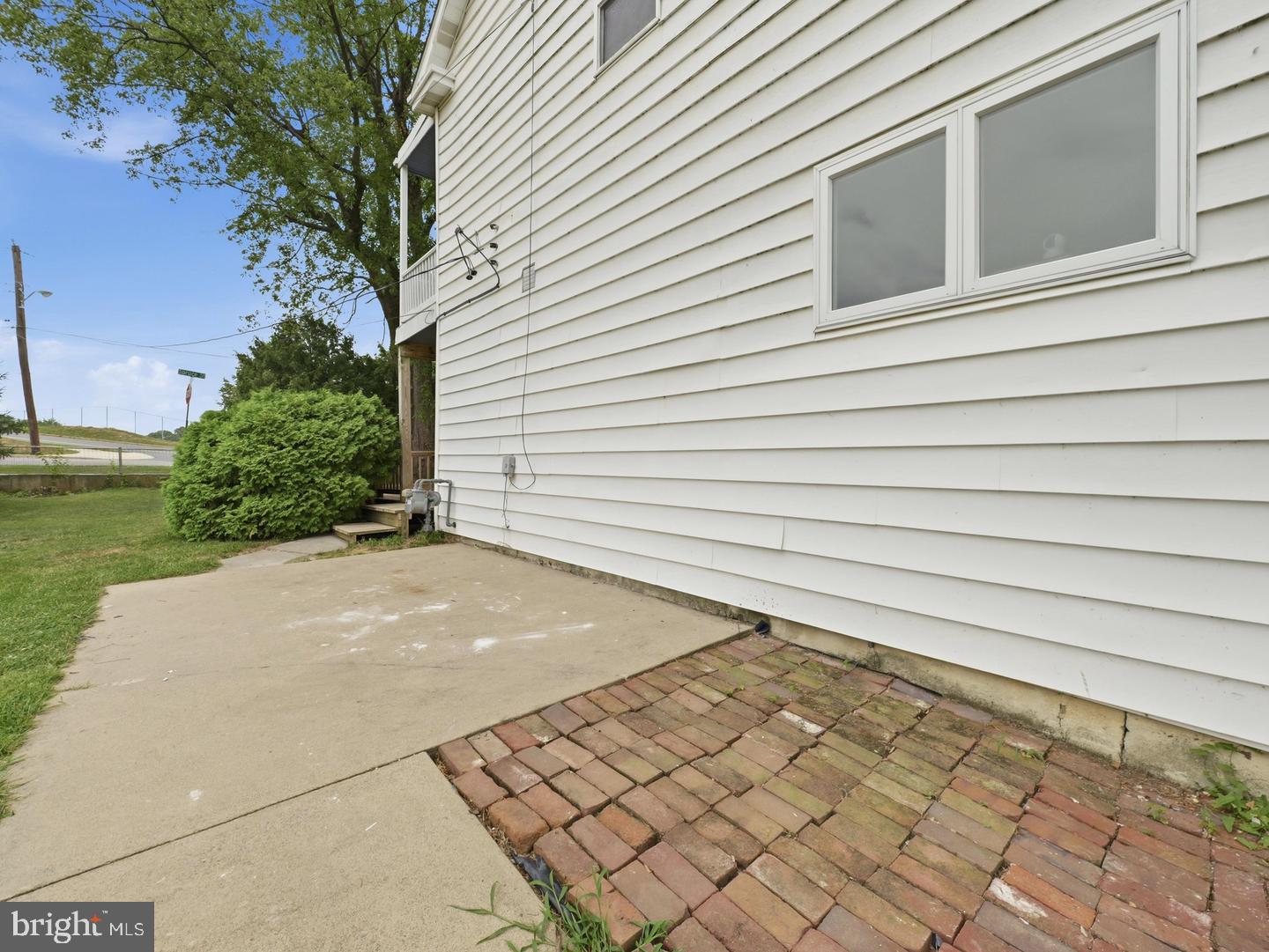 1041 Spruce St Property Photo 35