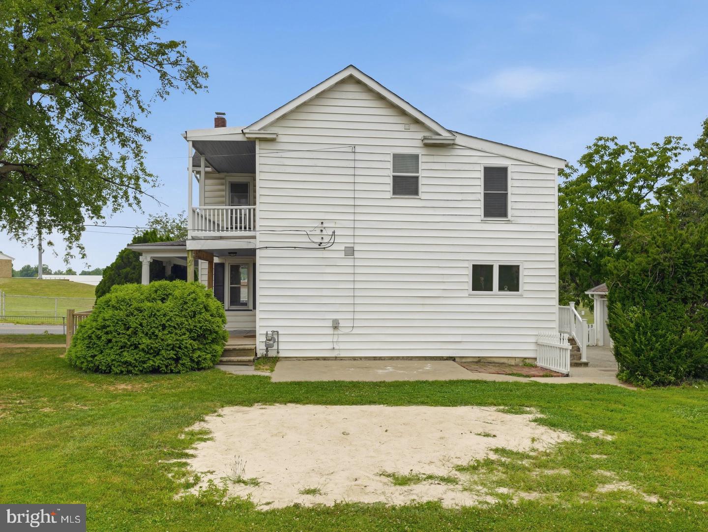 1041 Spruce St Property Photo 39