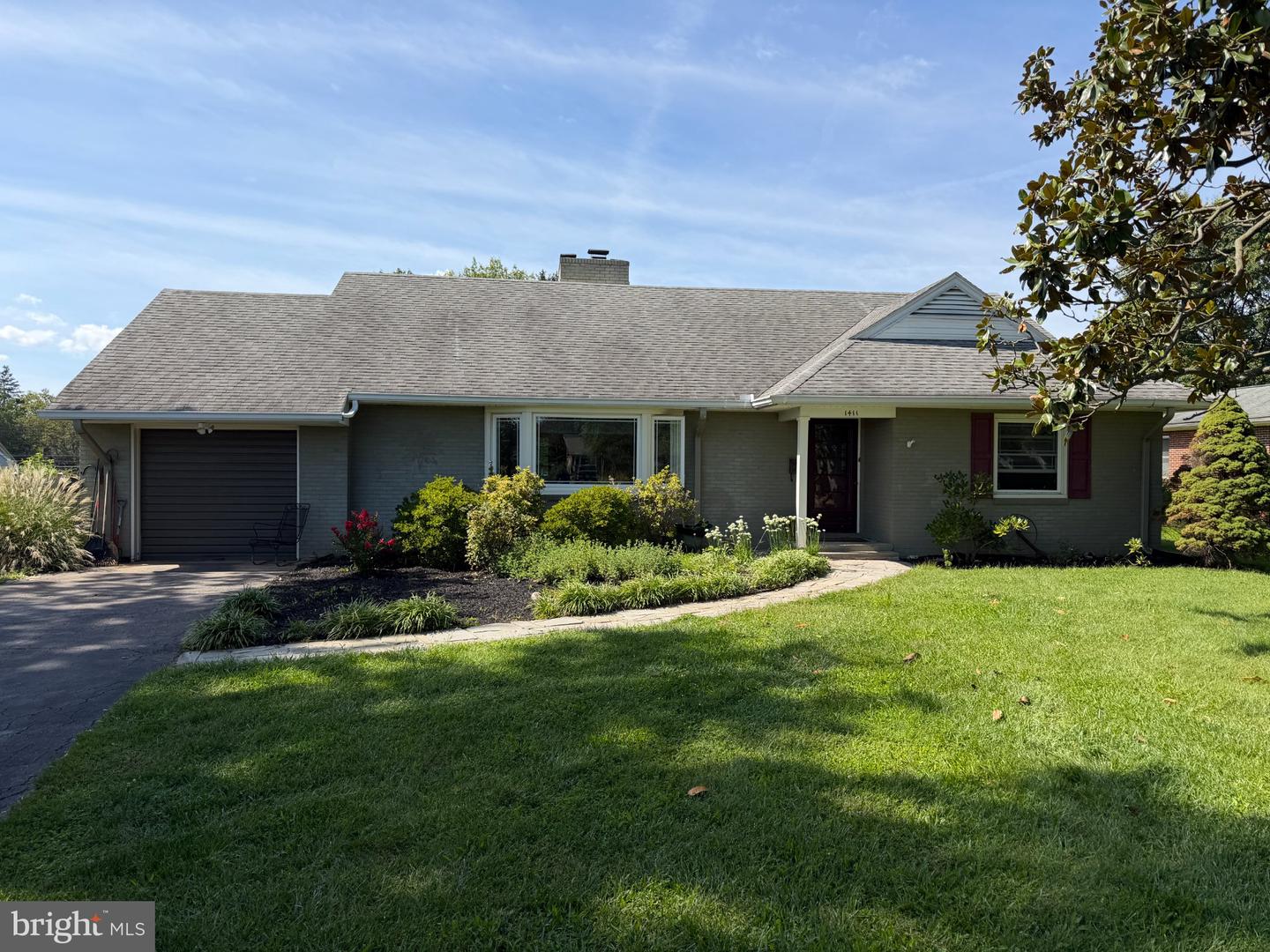 1411 POTOMAC AVE Property Photo 1
