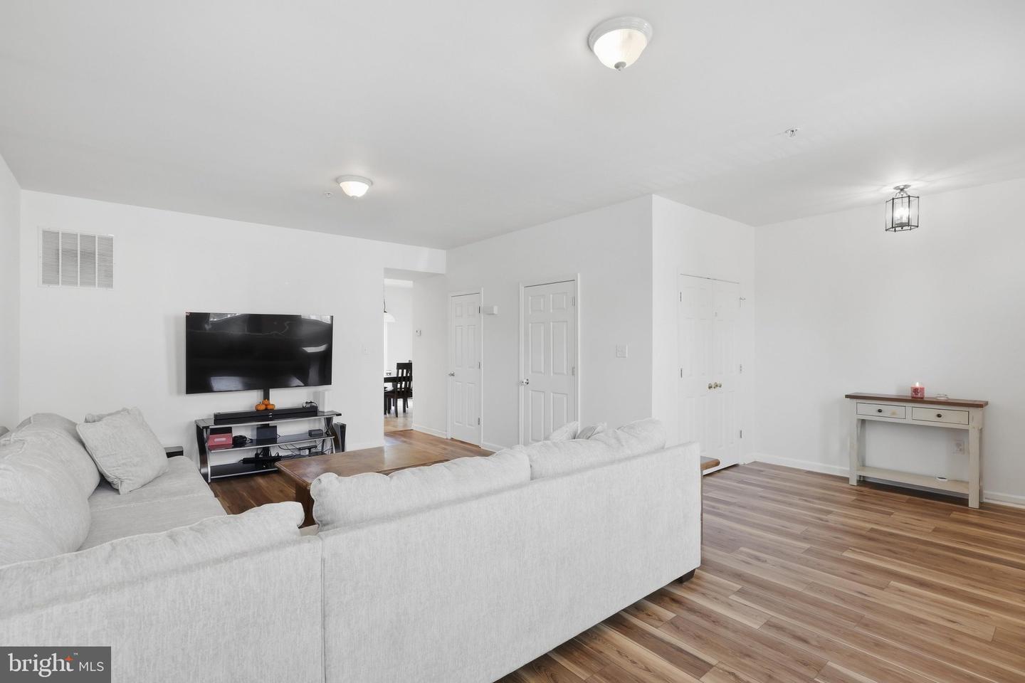 10328 Bridle Ct Property Photo 8