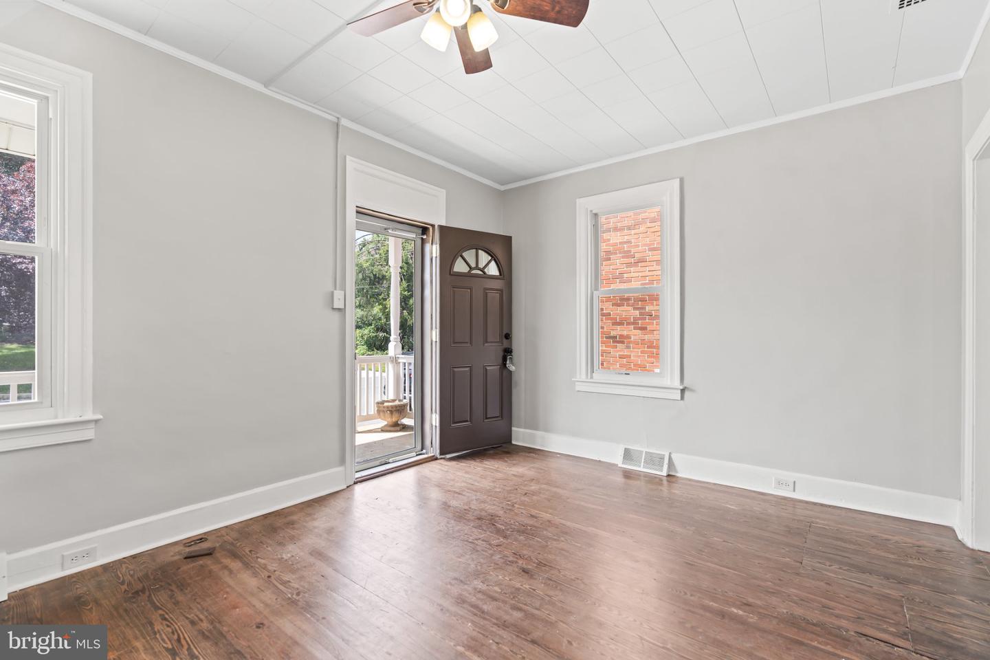 7 Moller Ave Property Photo 8