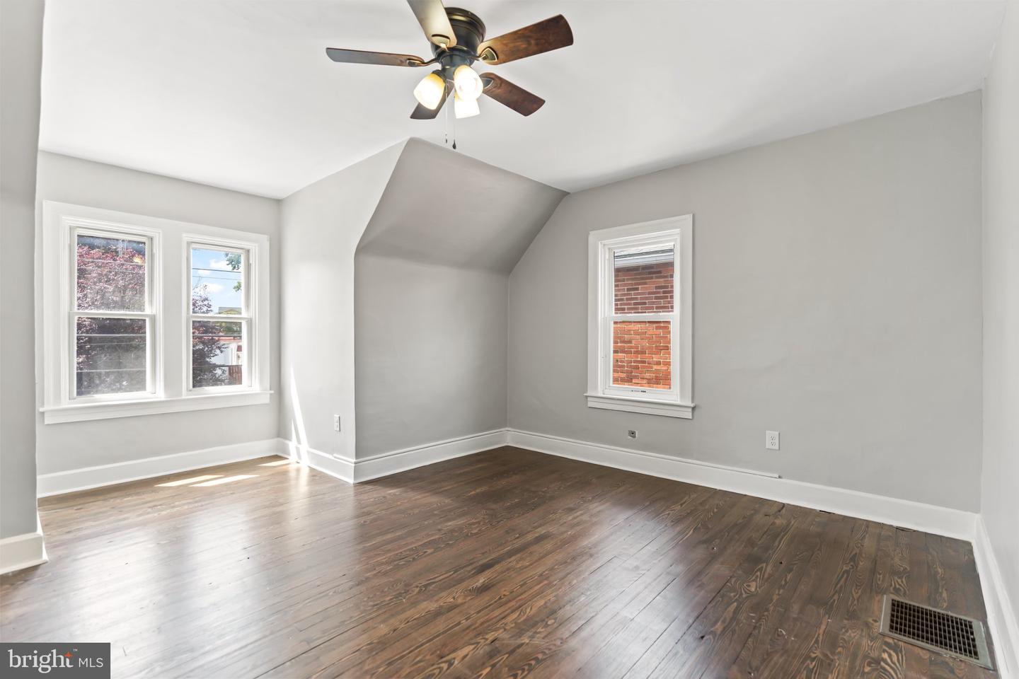 7 Moller Ave Property Photo 23