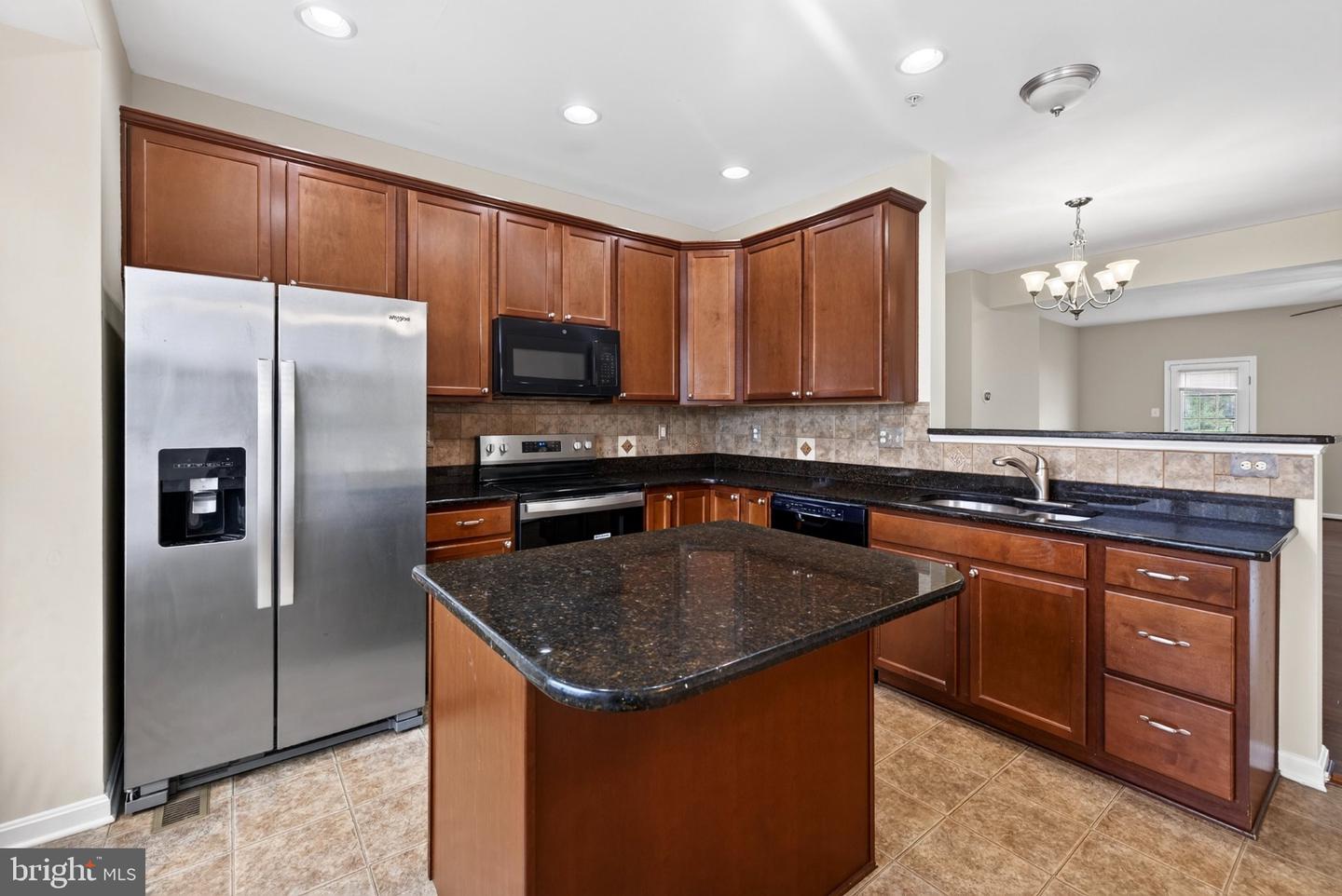 10382 Lantern Ln Property Photo 4