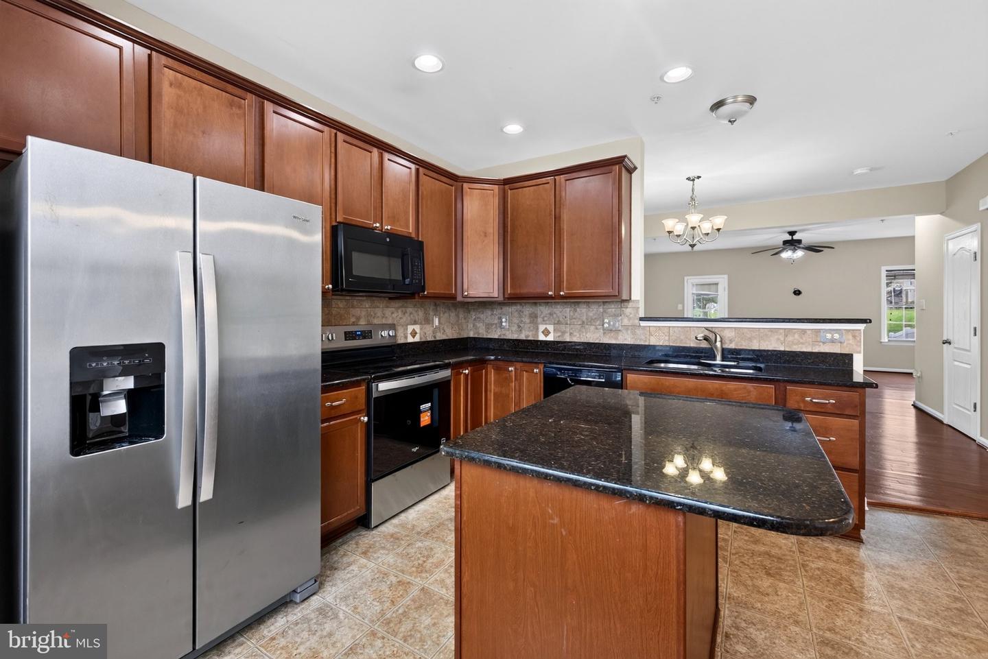 10382 Lantern Ln Property Photo 5