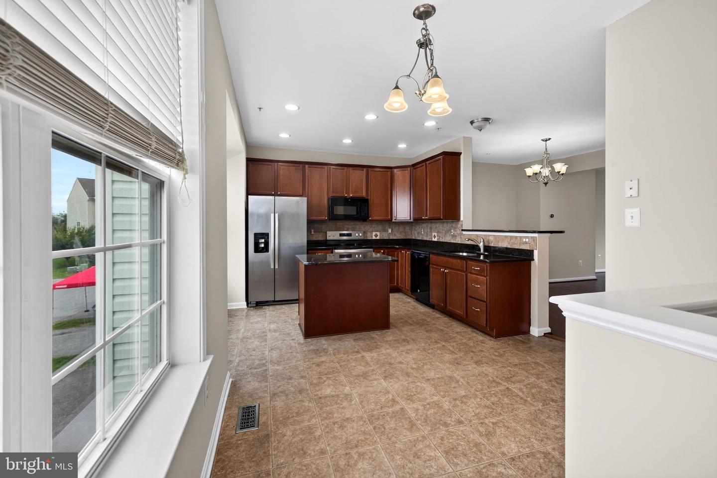 10382 Lantern Ln Property Photo 7