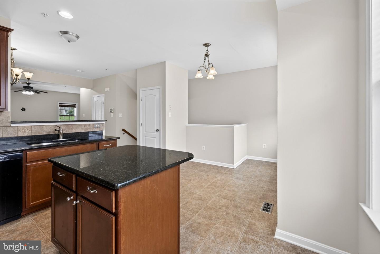 10382 Lantern Ln Property Photo 9