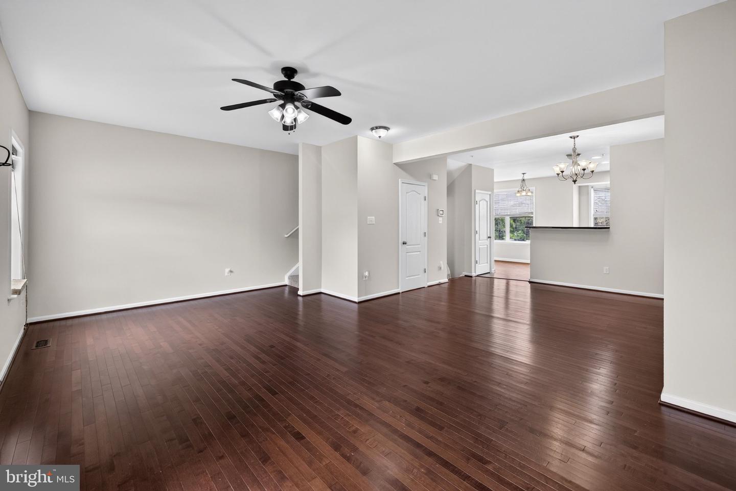 10382 Lantern Ln Property Photo 11