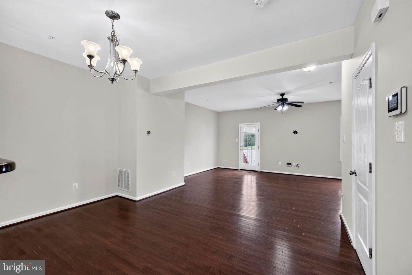 10382 Lantern Ln Property Photo 12