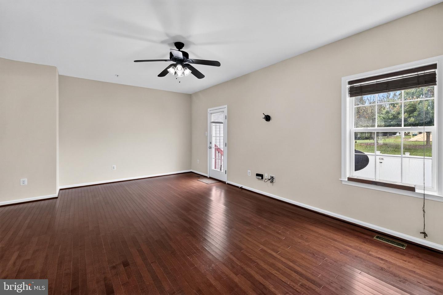 10382 Lantern Ln Property Photo 15