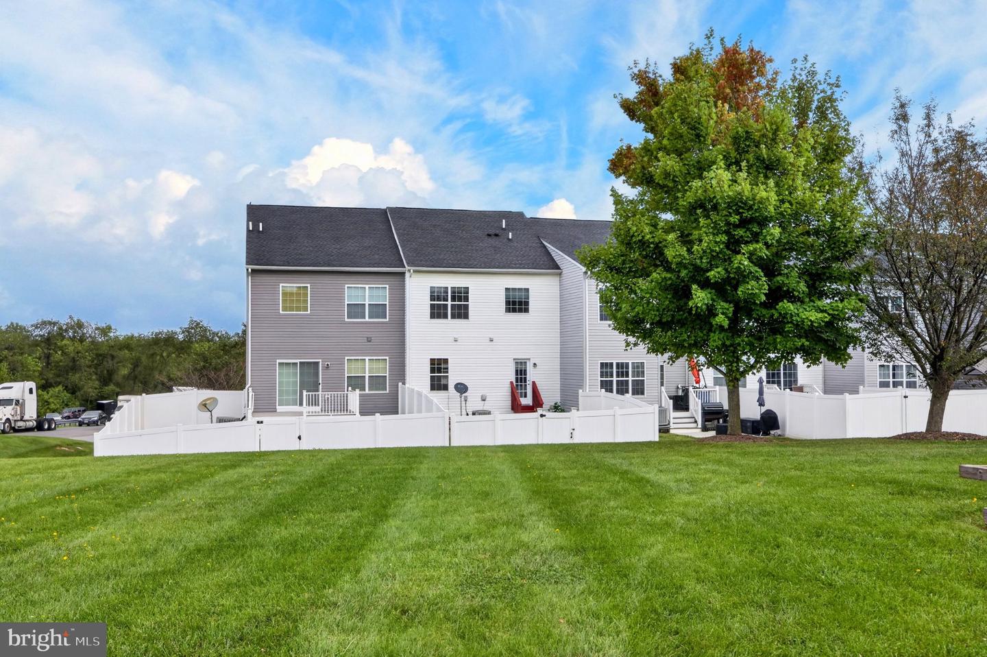 10382 Lantern Ln Property Photo 22