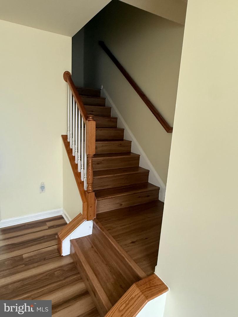 18247 Roy Croft Dr Property Photo 6