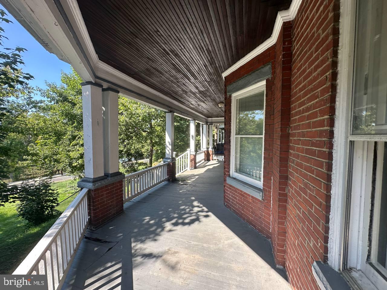 430 Virginia Ave Property Photo 5