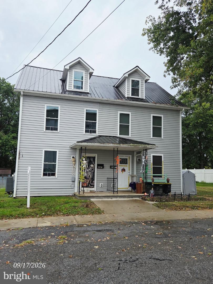 15729-15731 Fenton Ave Property Photo 1