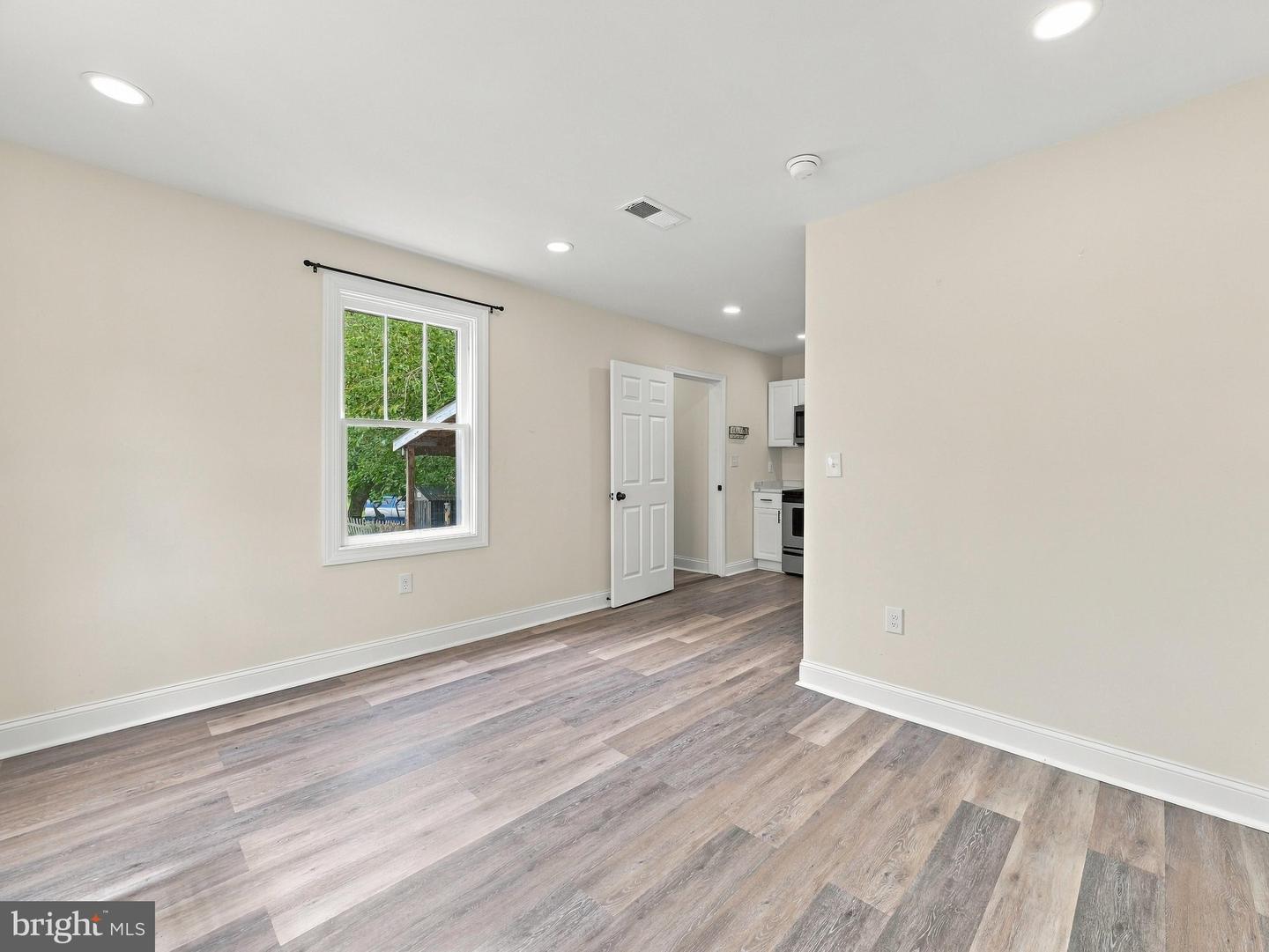 8118 Mapleville Rd Property Photo 11